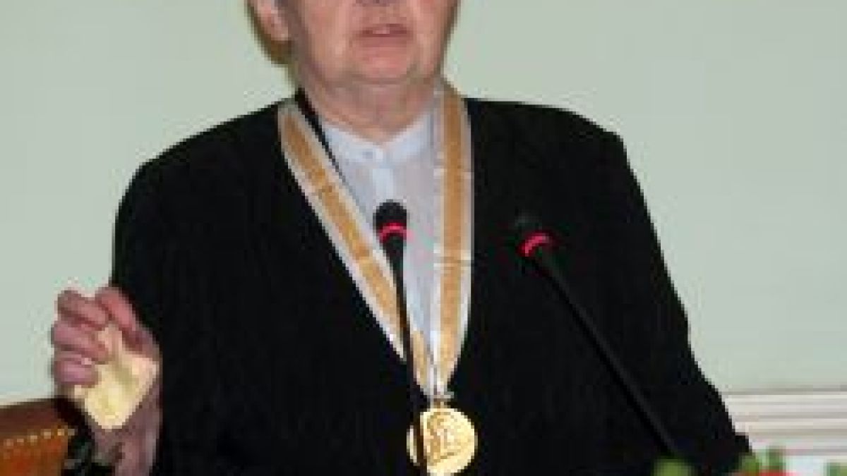 Майката на Станишев Дина Мухина: Сергей трябваше да е момиче!