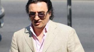 Скандална ъндърграунд афера: Глория кръшкала на Жоро Илиев със Сретен Йосич, натискала се с Йоца Амстердама пред очите на Главния!   
