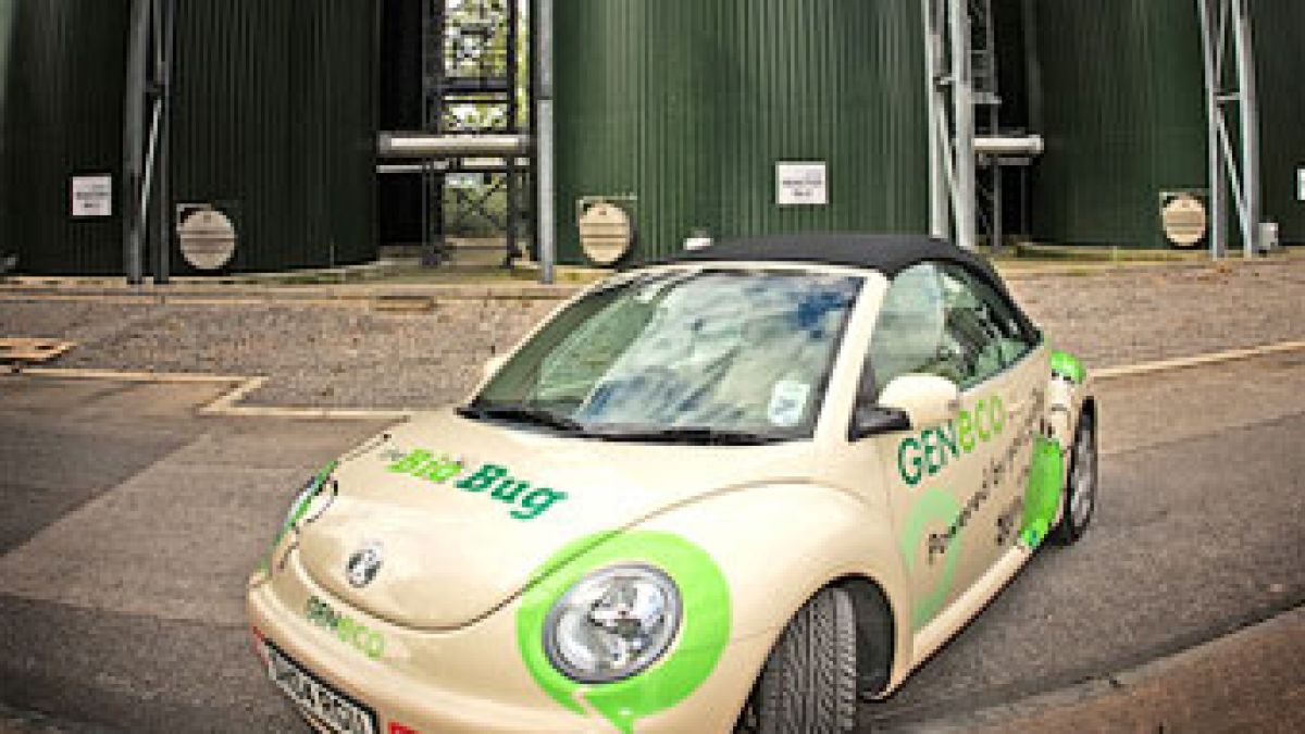 Научиха VW Beetle да кара с газ от човешки фекалии