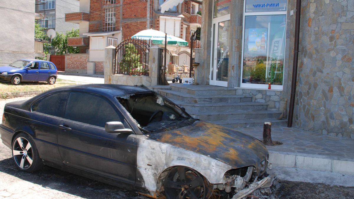 За един ден три коли изгоряха в Хасково 