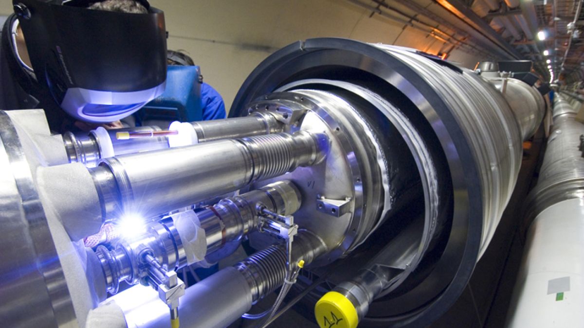 Учените от CERN откриха нова частица