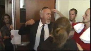 Роднини на убити братя смляха от бой близки на убиеца ( СНИМКИ/ВИДЕО)