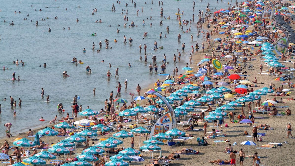 Летен грип, пъпчив вирус, менингит и кожни инфекции на морето