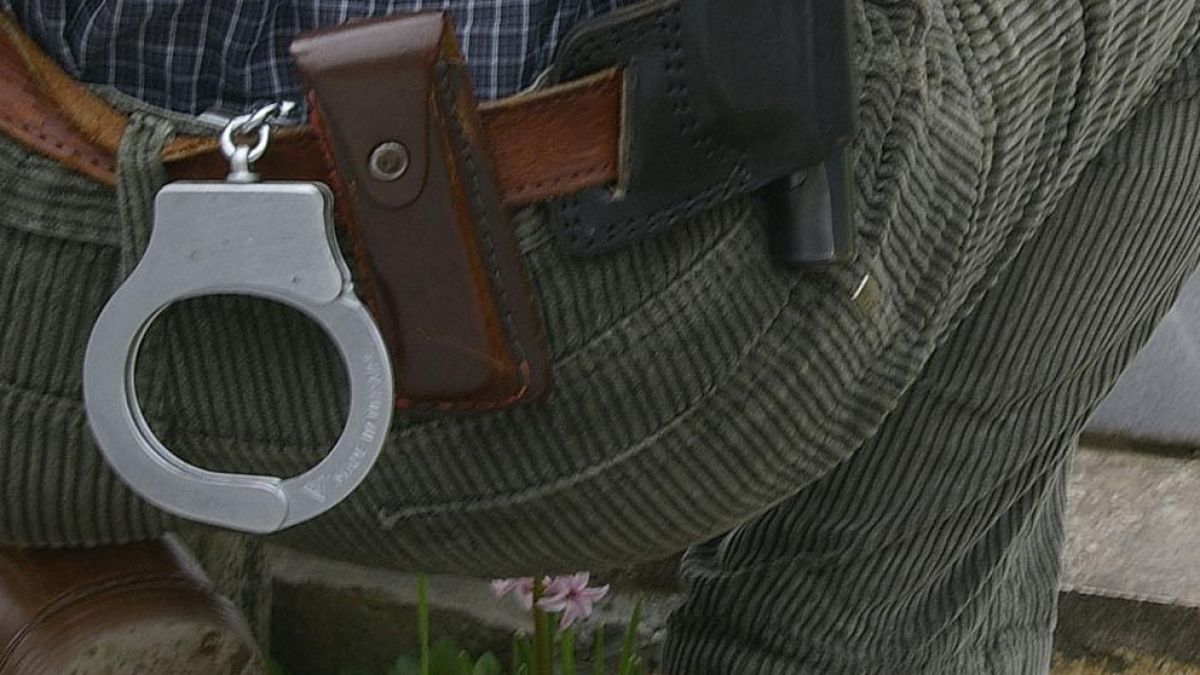 Братя на съд за зверски побой на полицаи