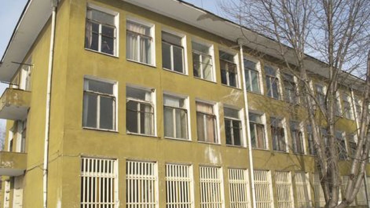 Луд се самозапали в психатрична болница в Шуменско