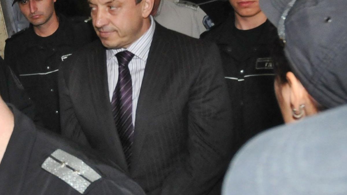 Лекари: Алексей Петров е здрав за затвора