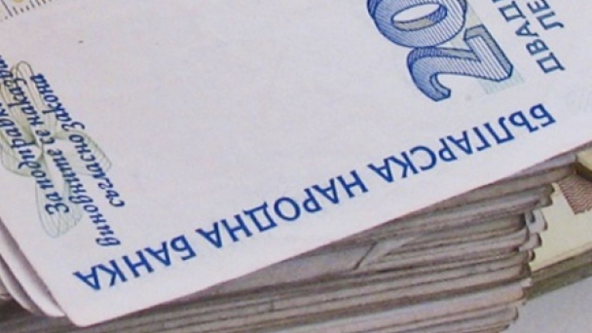 Сервитьорка обра заведението си в Несебър