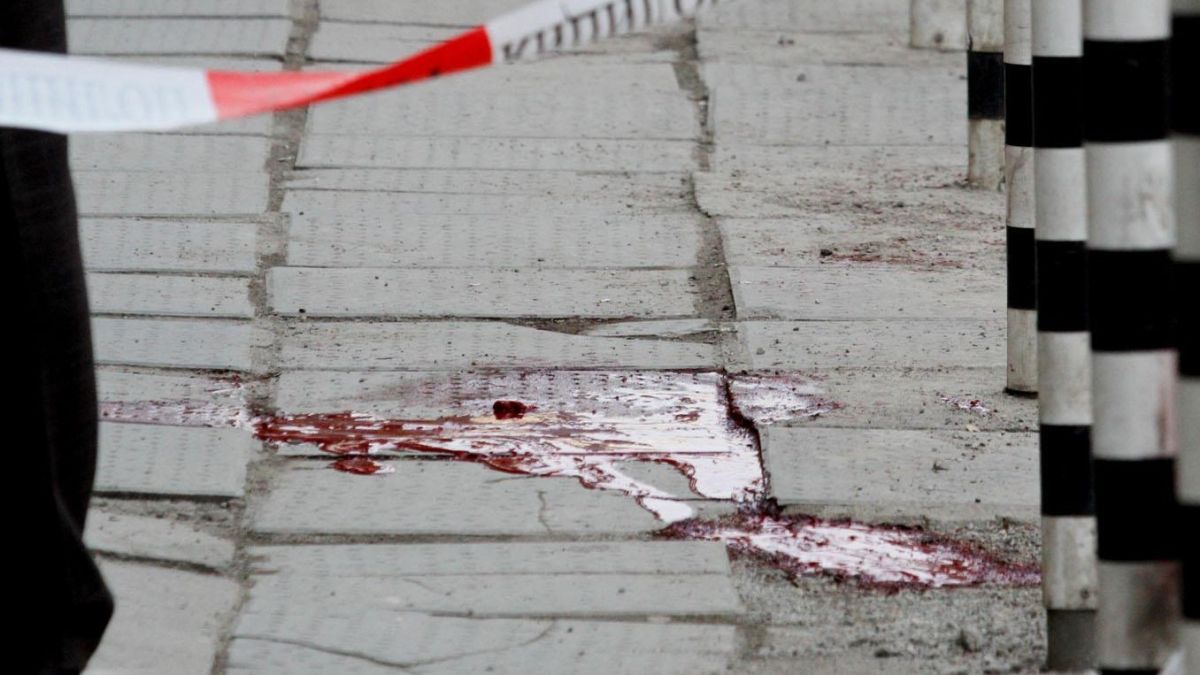 Извънредно: Психопат коли с мачете в Бургас, драмата продължава!