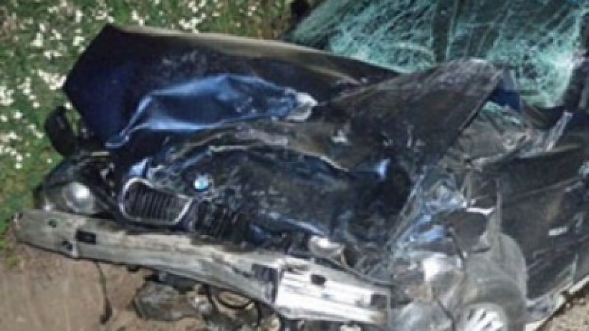 БМВ влетя в столично заведение