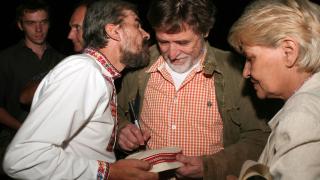 Паметни плочи увековечиха делото на Танас от “Мера според мера”