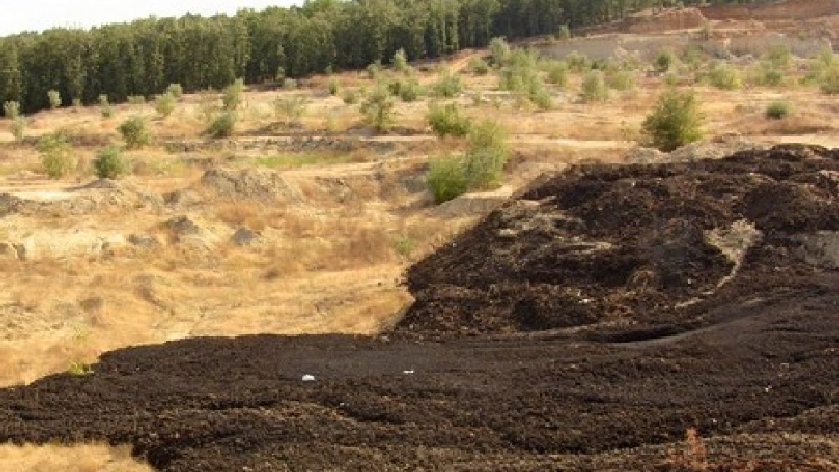 Българско село тъне в човешки екскременти
