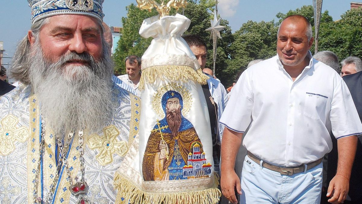 Владика кани Бойко на мач