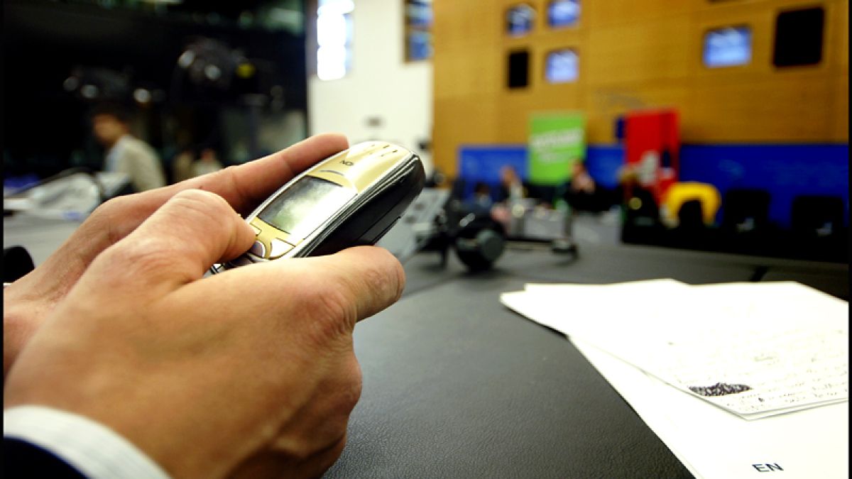 Рухна SMS системата за паркиране в София още в първия ден