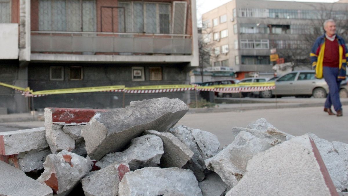 Тераса на апартамент се срути, на косъм без жертви 
