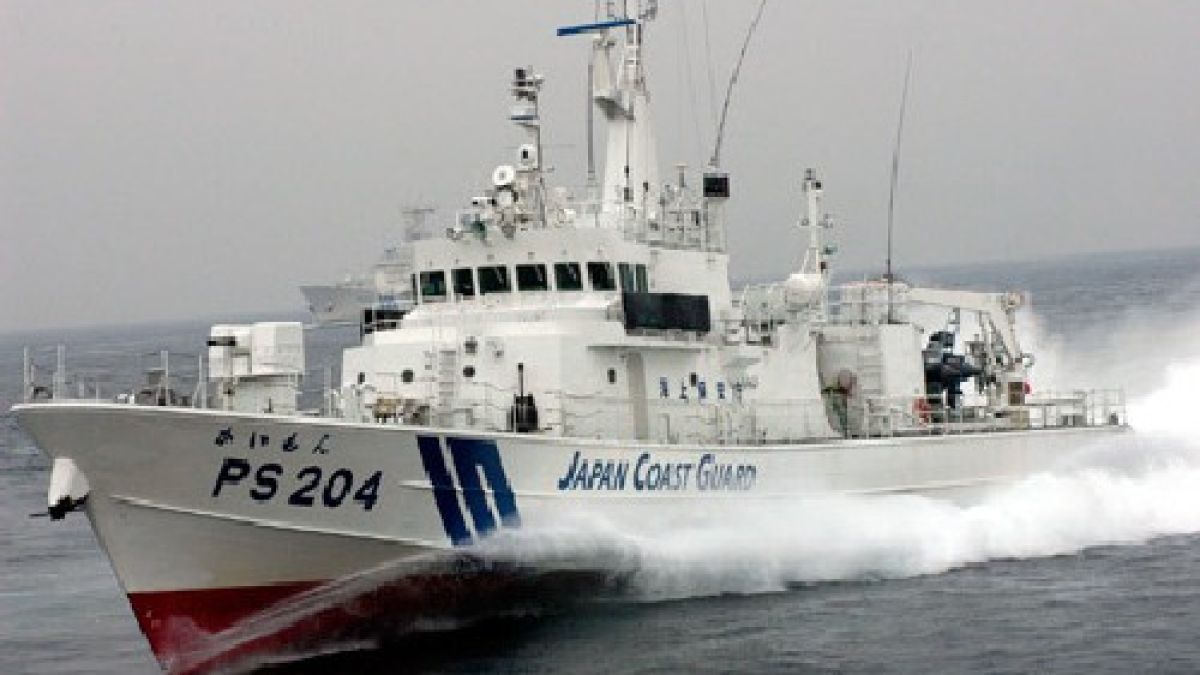 Морски бой с водни струи избухна до островите Сенкаку 