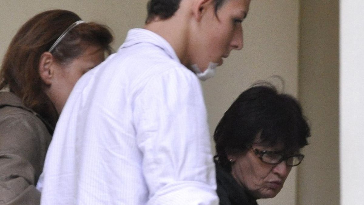 Рецидивист преби ученик в двора на училище в Пловдив 