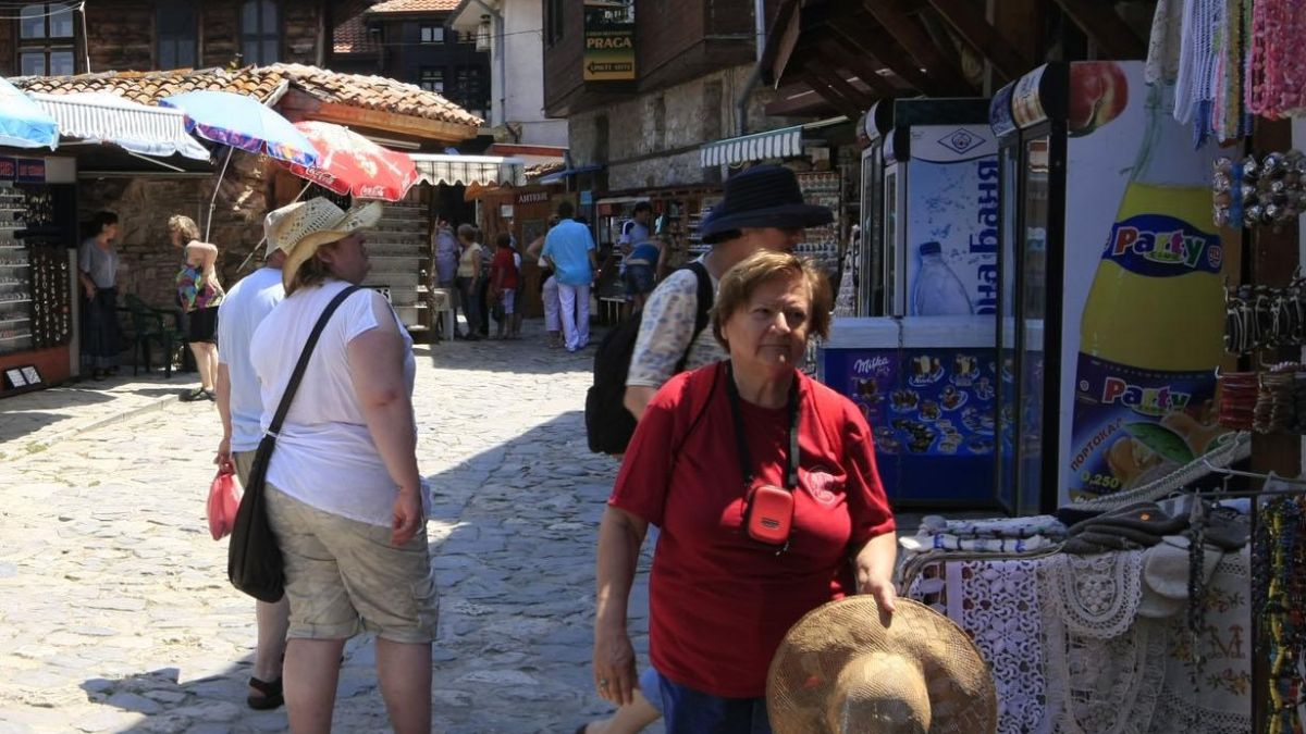 Забраняват грозотията със сергиите в стария Несебър 