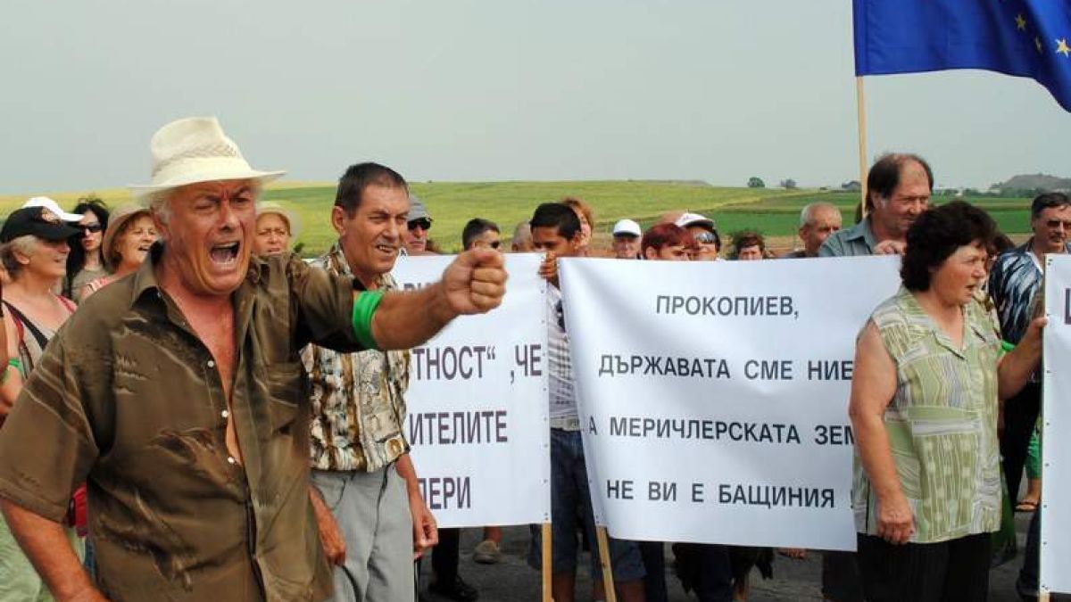 От фабриката за фалшиви новини: „Медиапул“ чисти имиджа на тартора си на гърба на Меричлери
