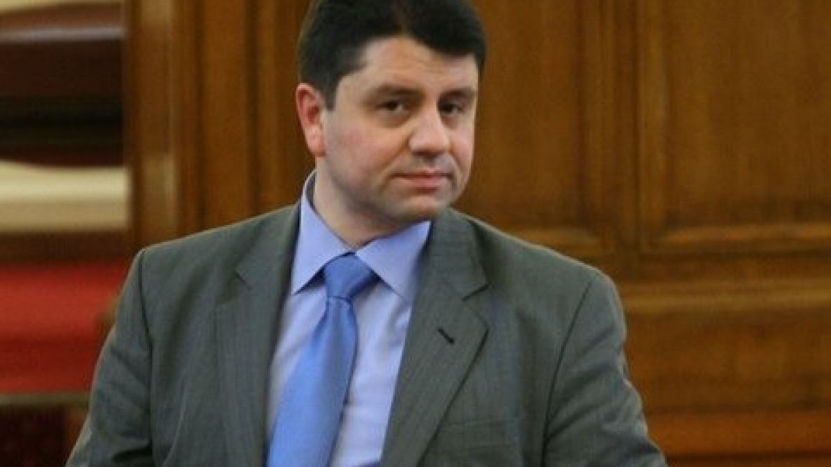 Борисов освободи заместника на Младен Маринов