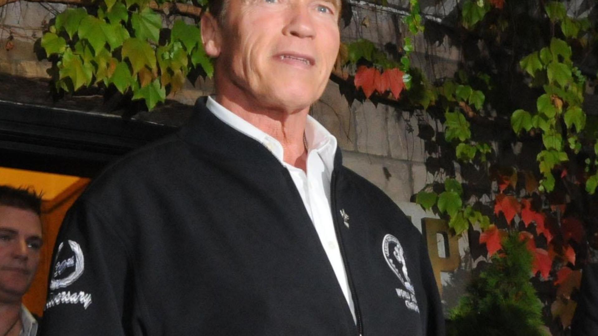 Арни попари Байдън и Тръмп с този коментар