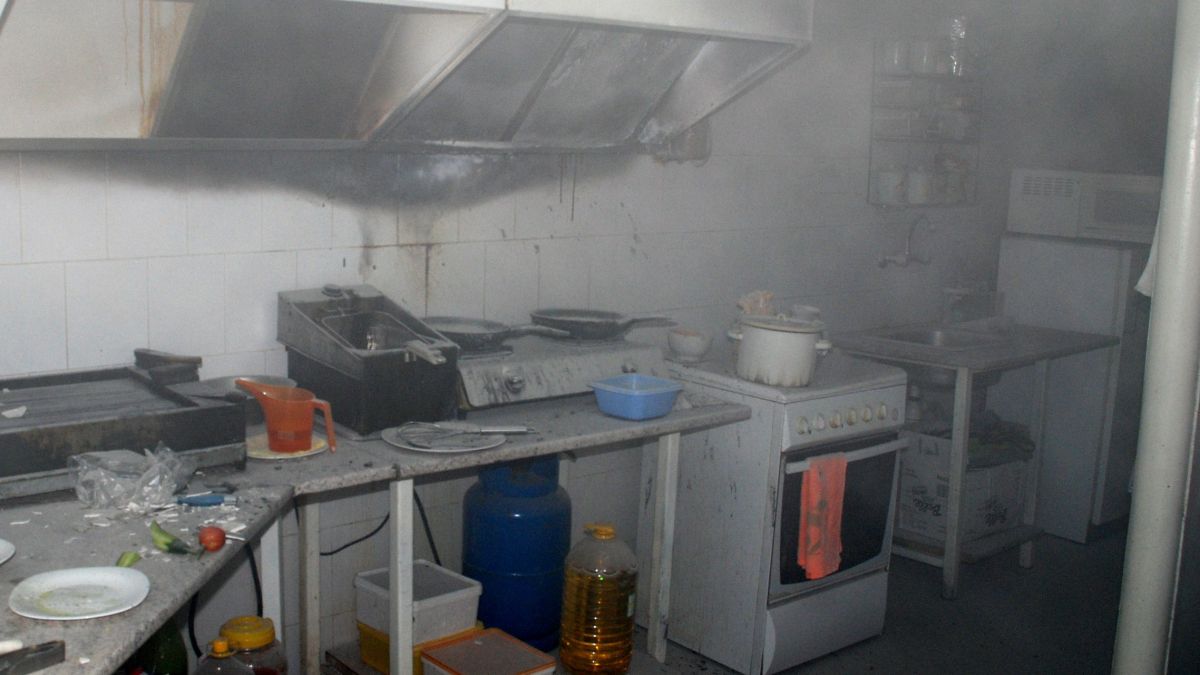Врящо олио запали ресторант в Хасково