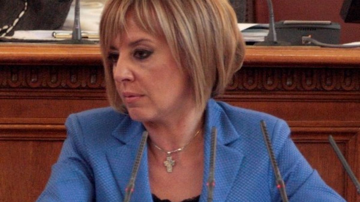 Мая Манолова: Писна ми от тази игра на жмичка, при която ние мижим, а министър-председателят се крие