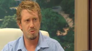 Изгоненият от театър "София" Калин Врачански разпуска в Гърция