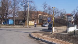 Майка заряза двете си деца на автогара