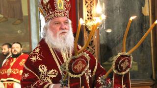 Видинският митрополит върна 300 гости 