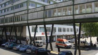 Родилното отделение в Бургас остана без ток след кражба на кабели 