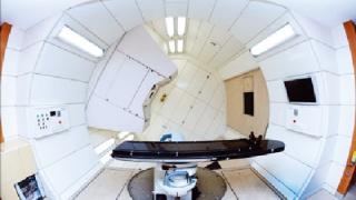 600-тонен ускорител на частици чисти тумори в мозъка 