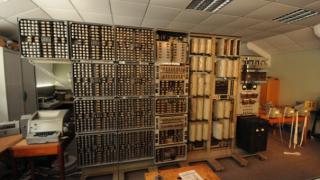 Излагат най-стария работещ компютър в Бирмингам