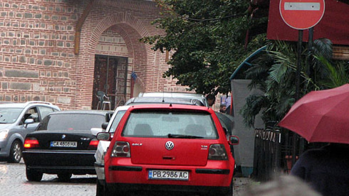 Парламентарно БМВ "гази" закона, кара в насрещното