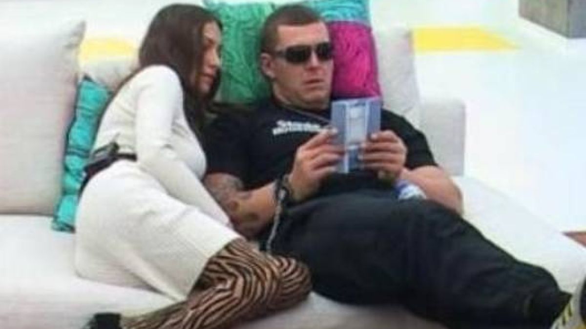 Боби кара Цеце да си напомпа силикон, тя се дърпа
