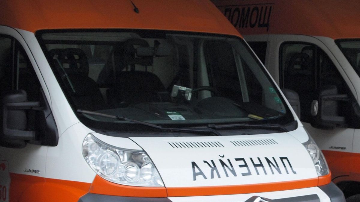 Мъж загина след полет от покрив
