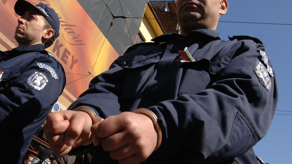Полицаи плашат с нови протести