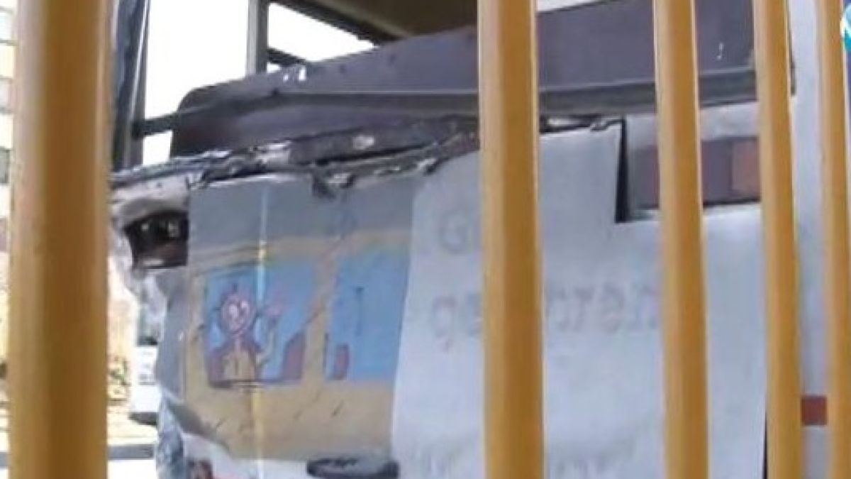 Два автобуса се сблъскаха зверски до затвора в Пазарджик