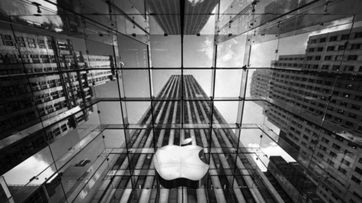 Apple ще произвежда iMac в САЩ с 200 души