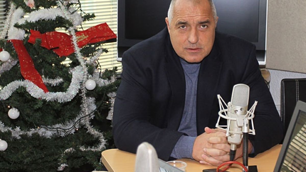 Бойко намекна за оставка, ако забраната за пушенето падне