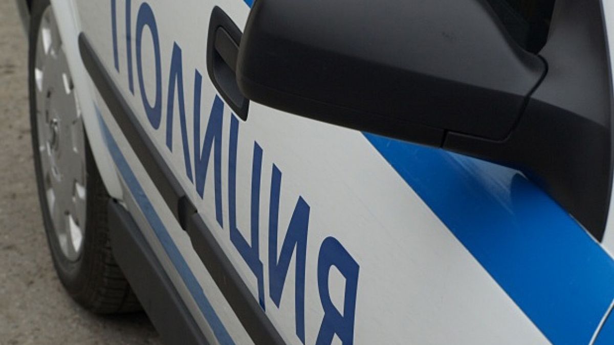 Пиянде гази с мерцедеса си ченгета и охранители