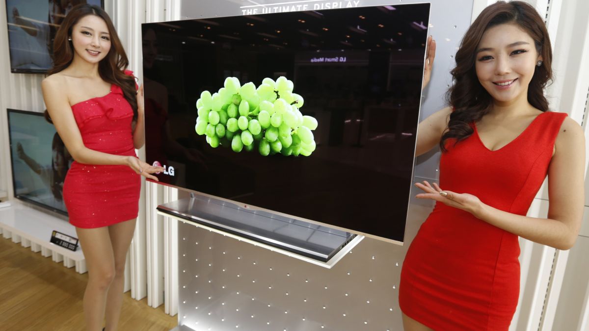 LG пуска по магазините новото поколение OLED телевизори