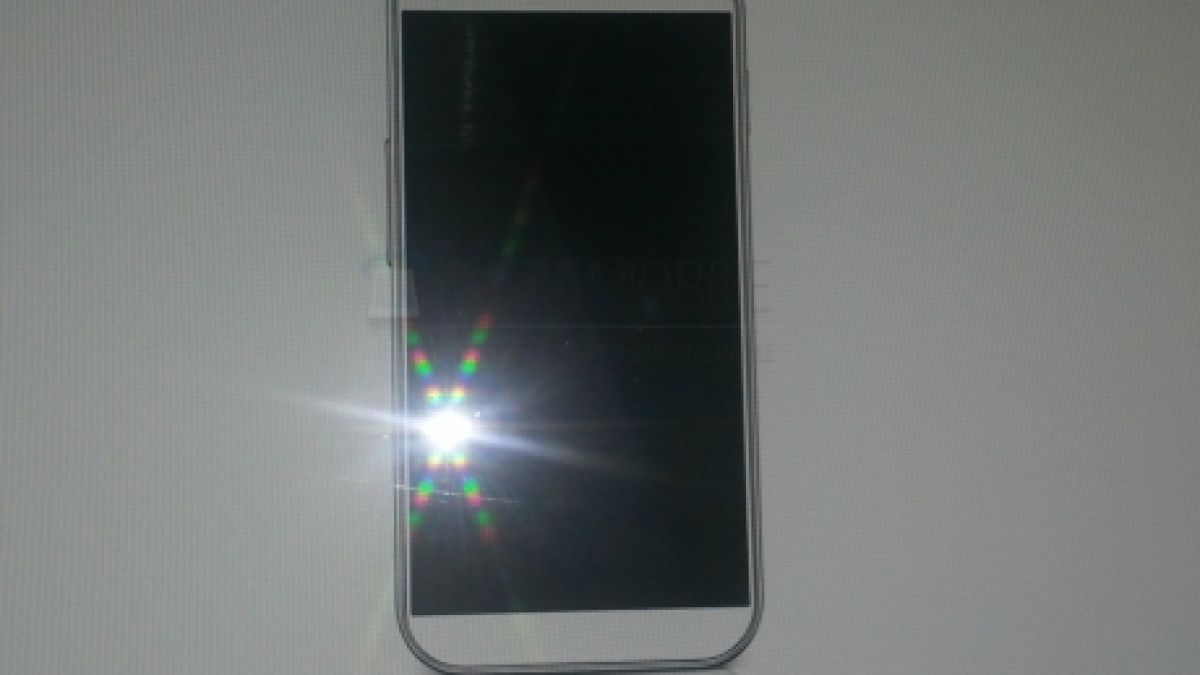  Първа снимка на Samsung Galaxy S IV