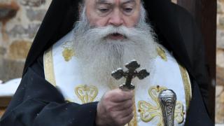 Ловчанският митрополит Гавриил: Озлобените юдеи са пощадили разбойници, но не и Христос, който умира след страшни изтезания в часа, в който Адам е съгрешил 