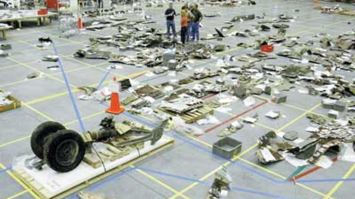 1.2.2003 г.: Защо се разби преди 10 г. космическата совалка „Колумбия”?