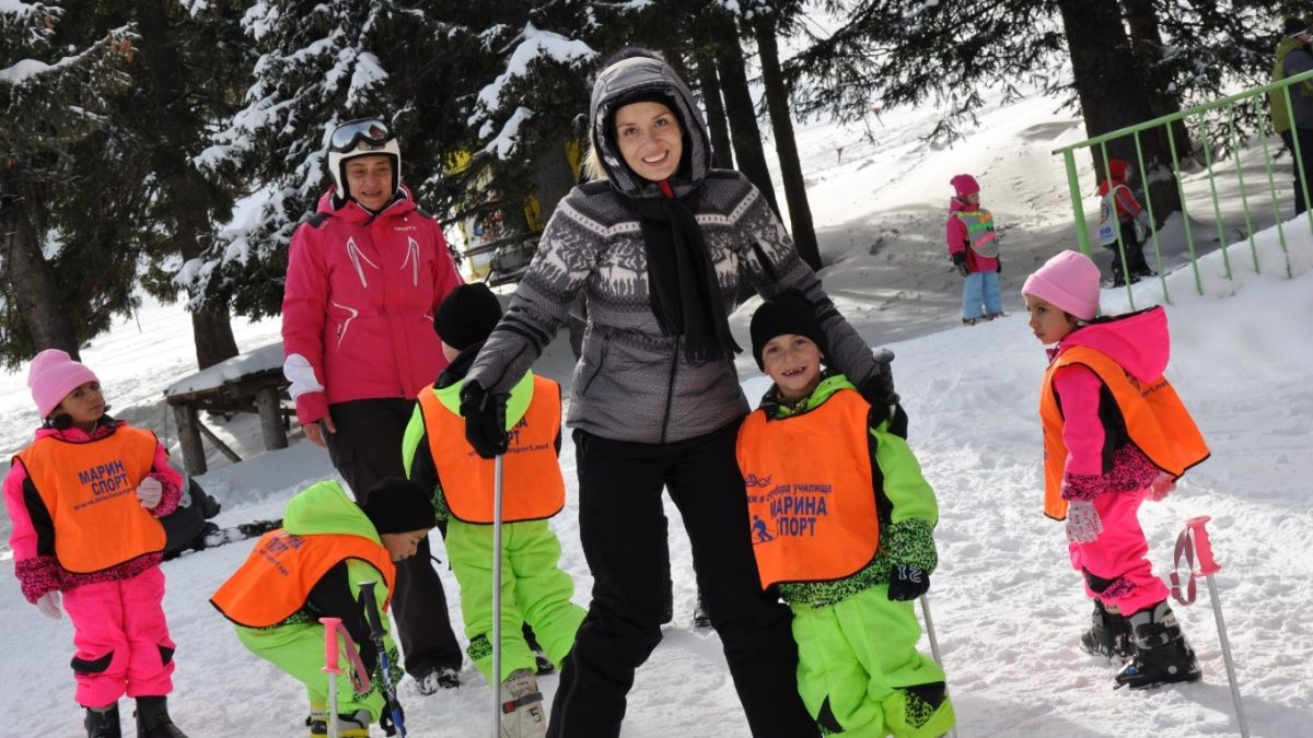 Азбукари учиха на ски деца без родителска грижа