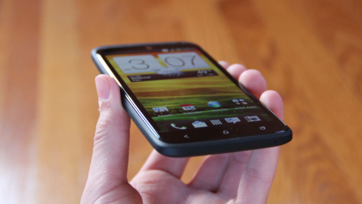HTC подготвя смартфоните M4 и G2