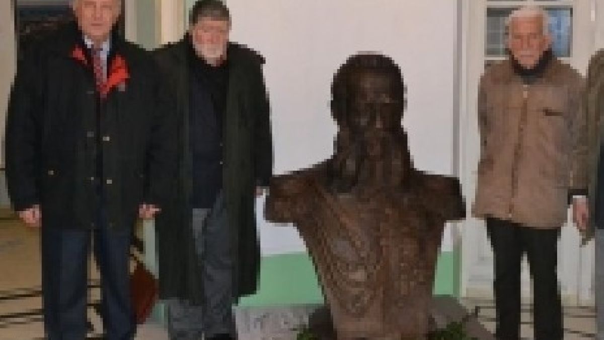 Москва дари на София бюст на генерал Гурко