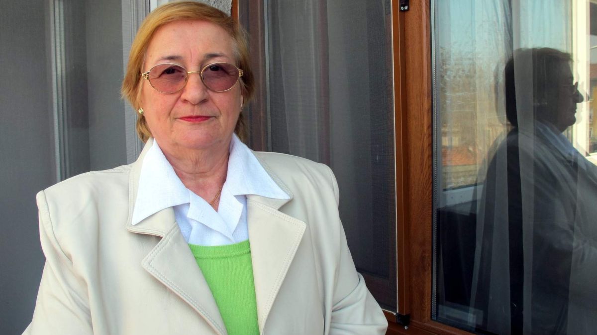 Дирят весела вдовица, която се представя за доц. Мария Грозева и обира мераклии