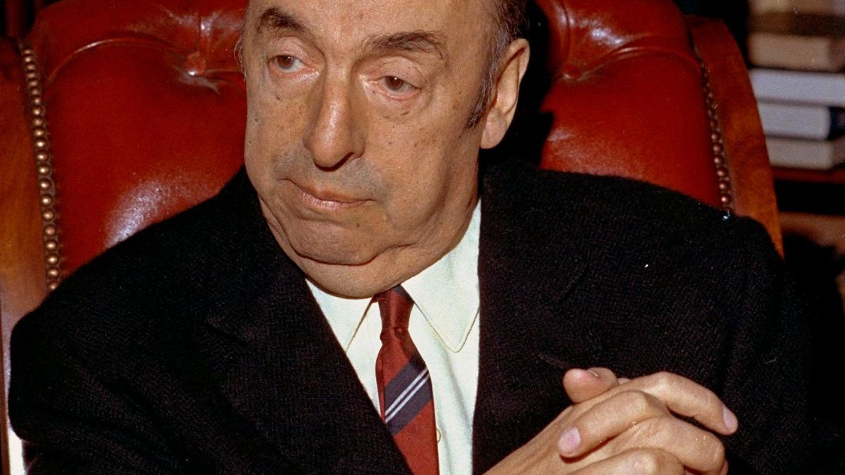Ексхумират Пабло Неруда заради подозрения, че е убит