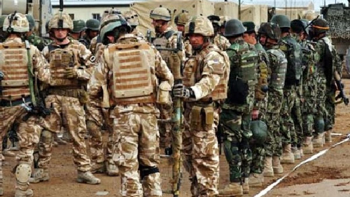 Британски военни, колекционирали талибански пръсти, отърваха съда